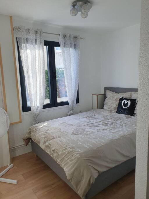 Studio Equipe Et Meuble St Cyprien Saint-Cyprien  Extérieur photo