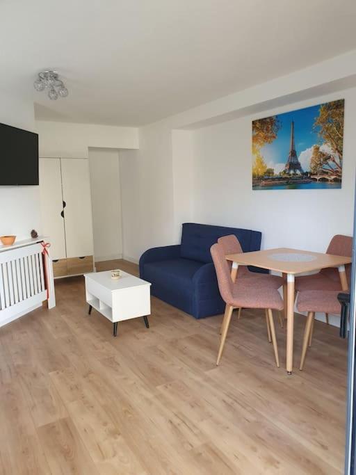 Studio Equipe Et Meuble St Cyprien Saint-Cyprien  Extérieur photo