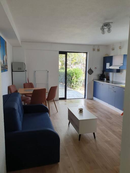 Studio Equipe Et Meuble St Cyprien Saint-Cyprien  Extérieur photo