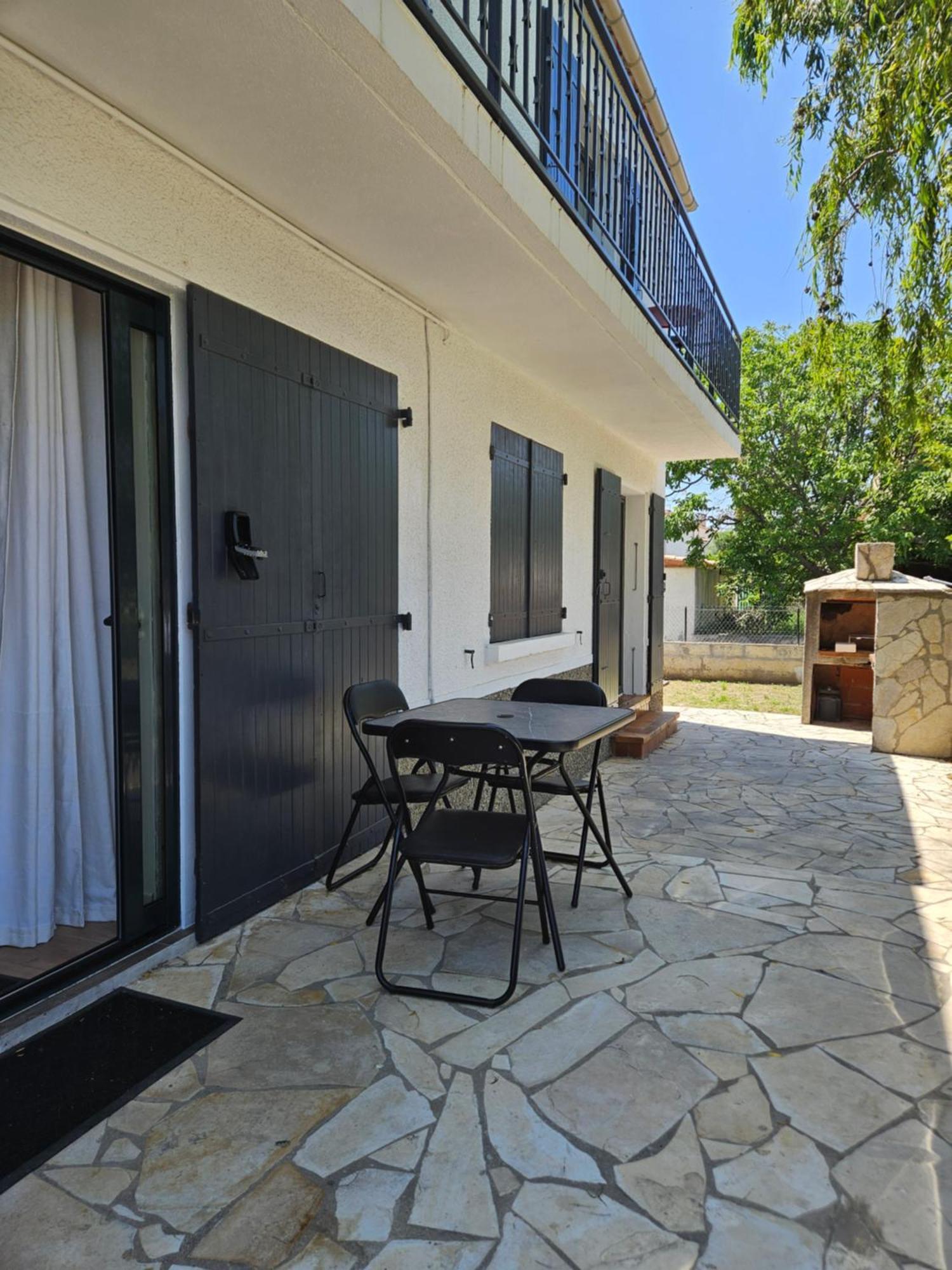 Studio Equipe Et Meuble St Cyprien Saint-Cyprien  Extérieur photo